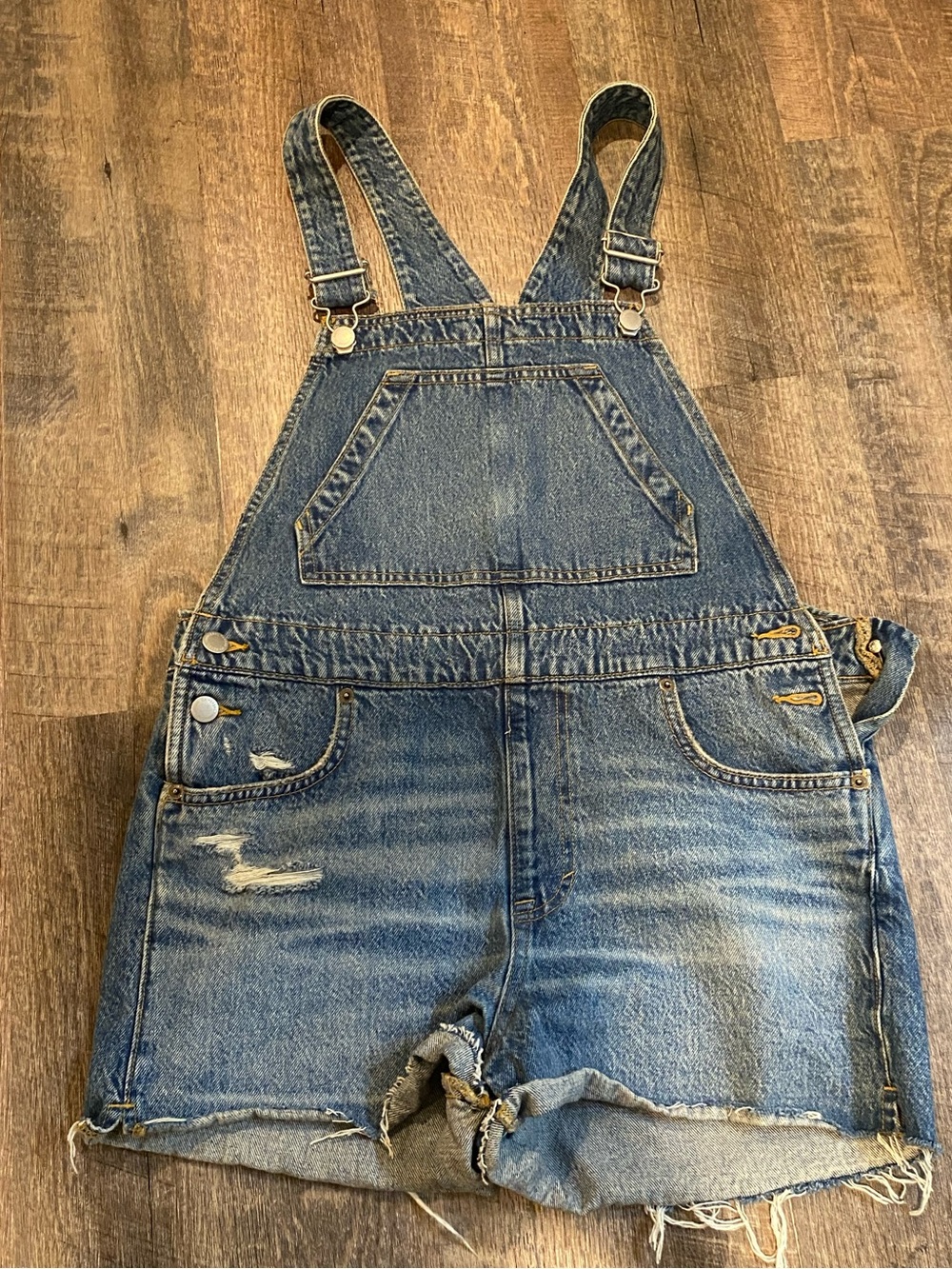 Universal Thread Overall Denim Shorts Size 4